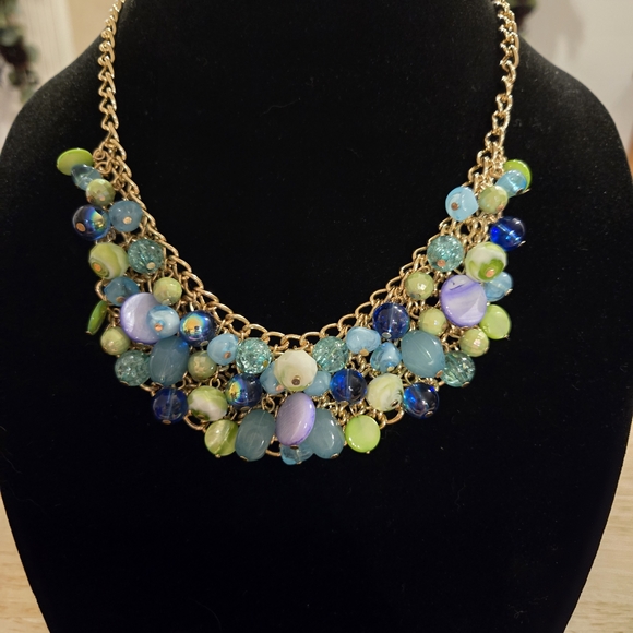 Jewelry - Elegant Gold and Blue Beaded Necklace